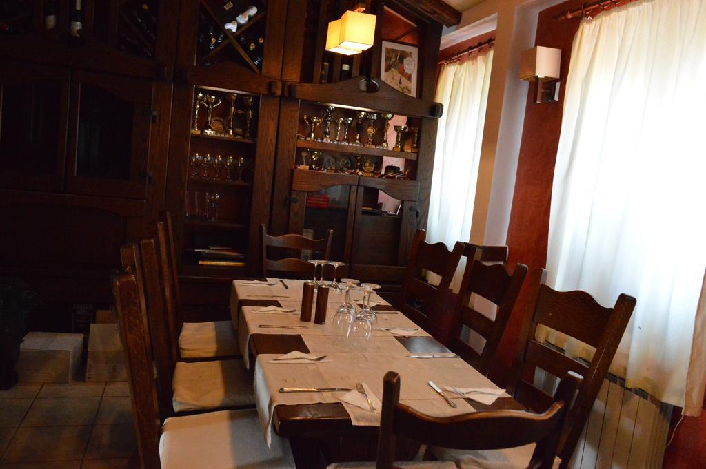Arbat Guest Rooms 알바나시 외부 사진